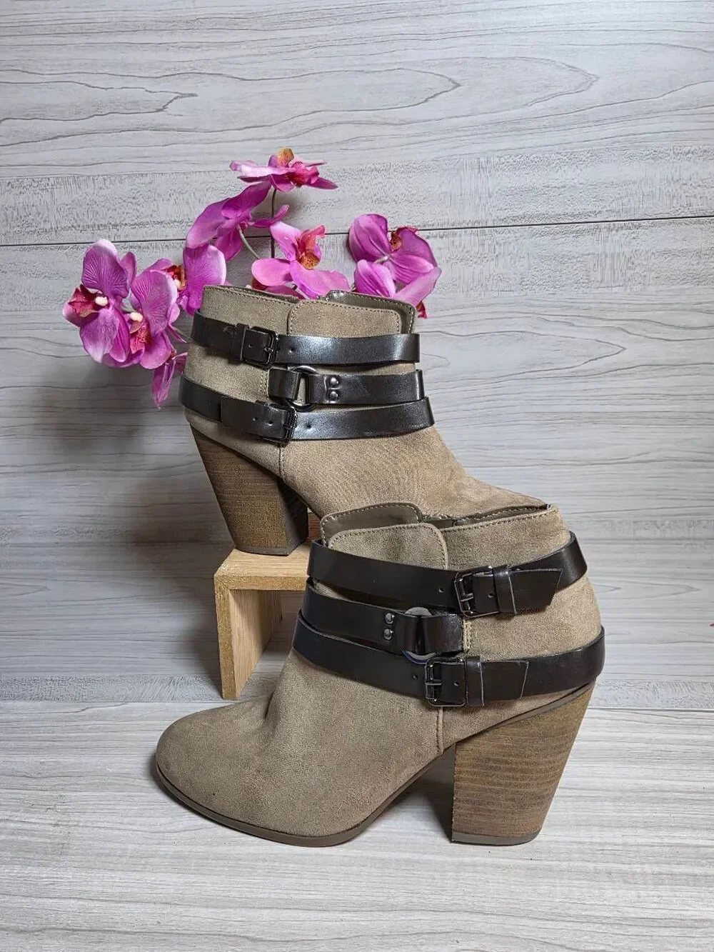 Carlos by Carlos Santana Hollie Buckle Ankle Booties Taupe Tan 9.5M